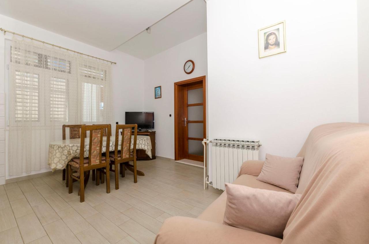 Apartment Eva P. Primošten Kültér fotó